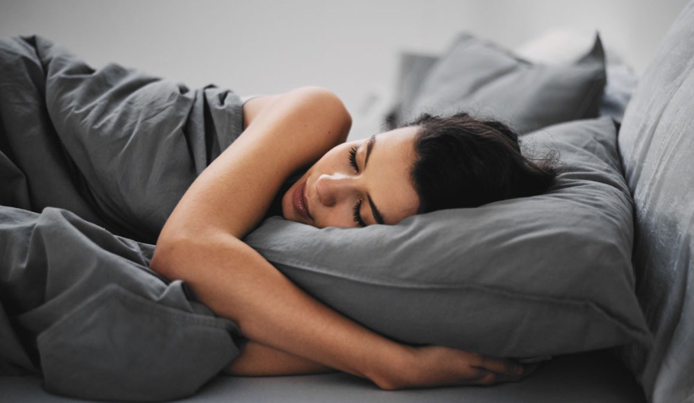 5bb4d5d90ee694411a3493e4-las-mujeres-no-deberian-dormir-boca-abajo