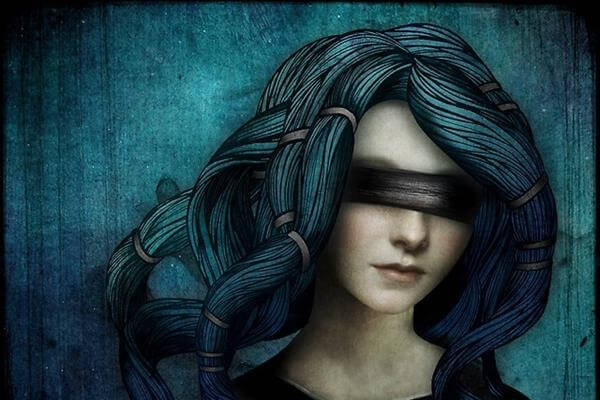 mujer-con-los-ojos-tapados