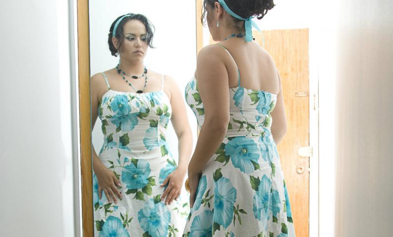 10-situaciones-en-las-que-las-mujeres-nos-vemos-diferente-en-el-espejo