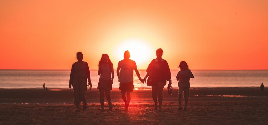 los-5-valores-de-la-familia-feliz-858x400