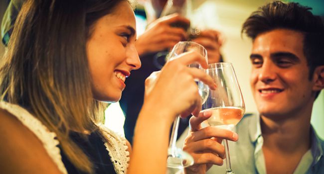 sinais-homem-esta-interessado.jpg-itok-7-MFv_Qt