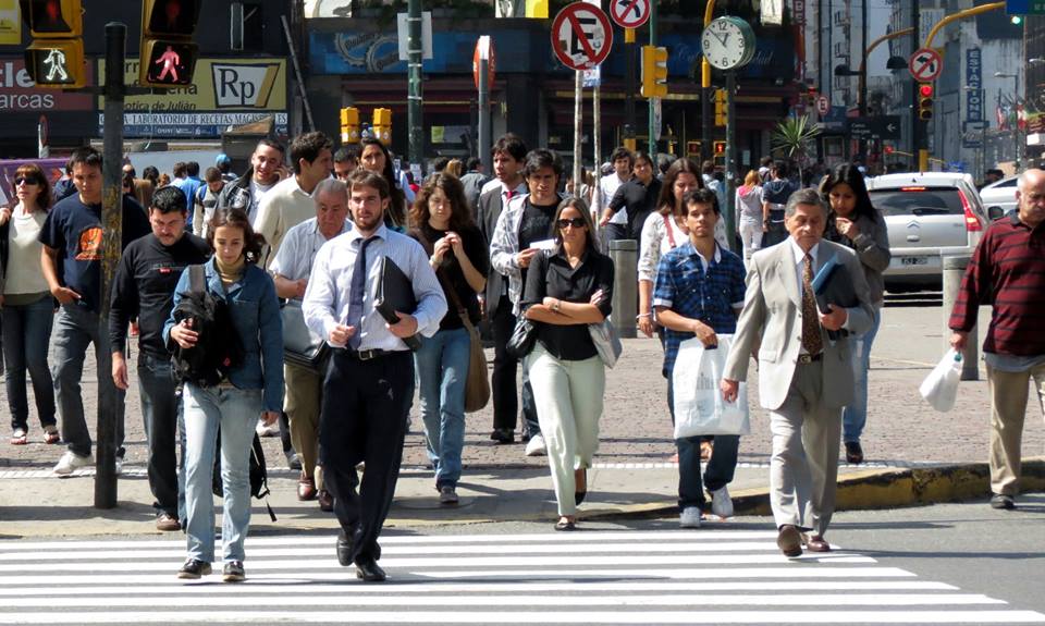 37744610_253764345222112_7664044676407623680_n