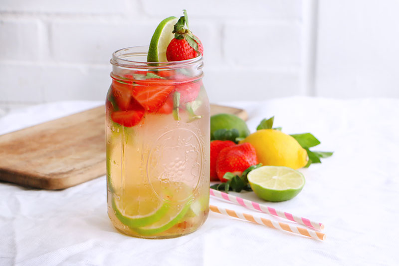 agua-detox-de-fresas-y-limon-0038