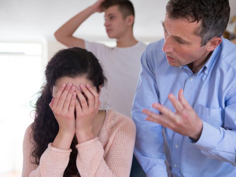 discusiones-familiares-en-v