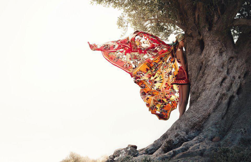 mujer-mariposa-Tania-Evans-Psicologa-Holistica-Madrid-y-Alicante1