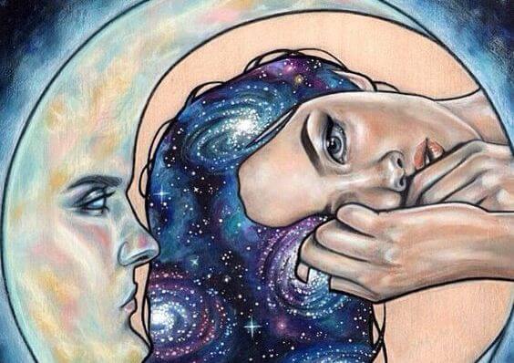 mujer-al-lado-de-una-media-luna