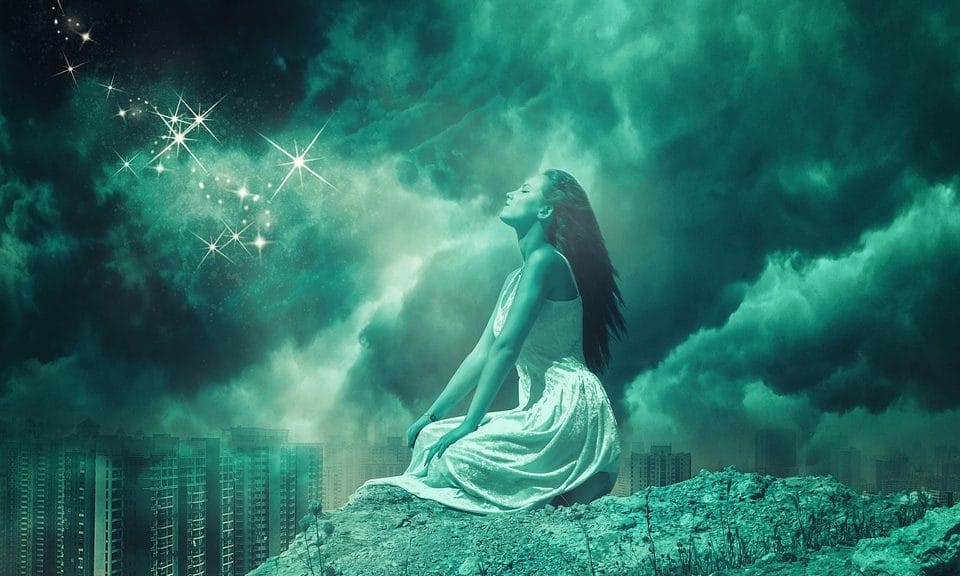 mujer-verde-e1564026791431